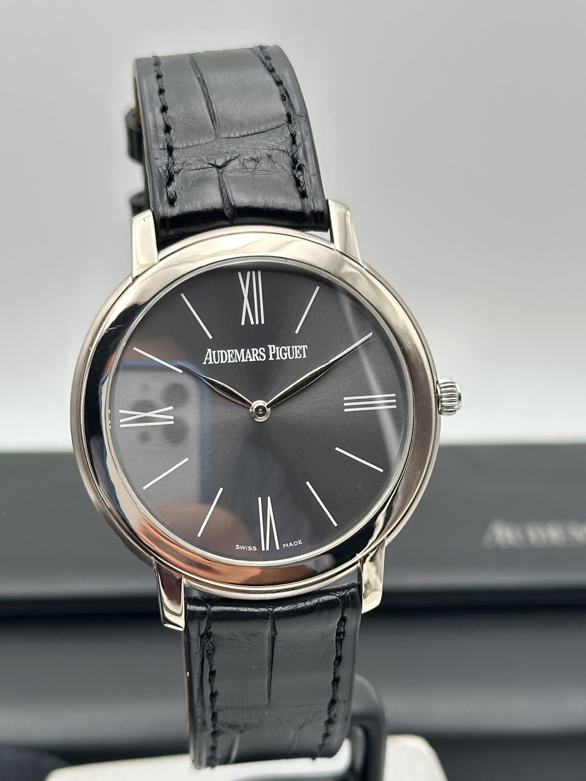 Audemars Piguet Jules Audemars Perfect Cindition Manual White Gold 18K Grey Dial 15093BC - immagine 3