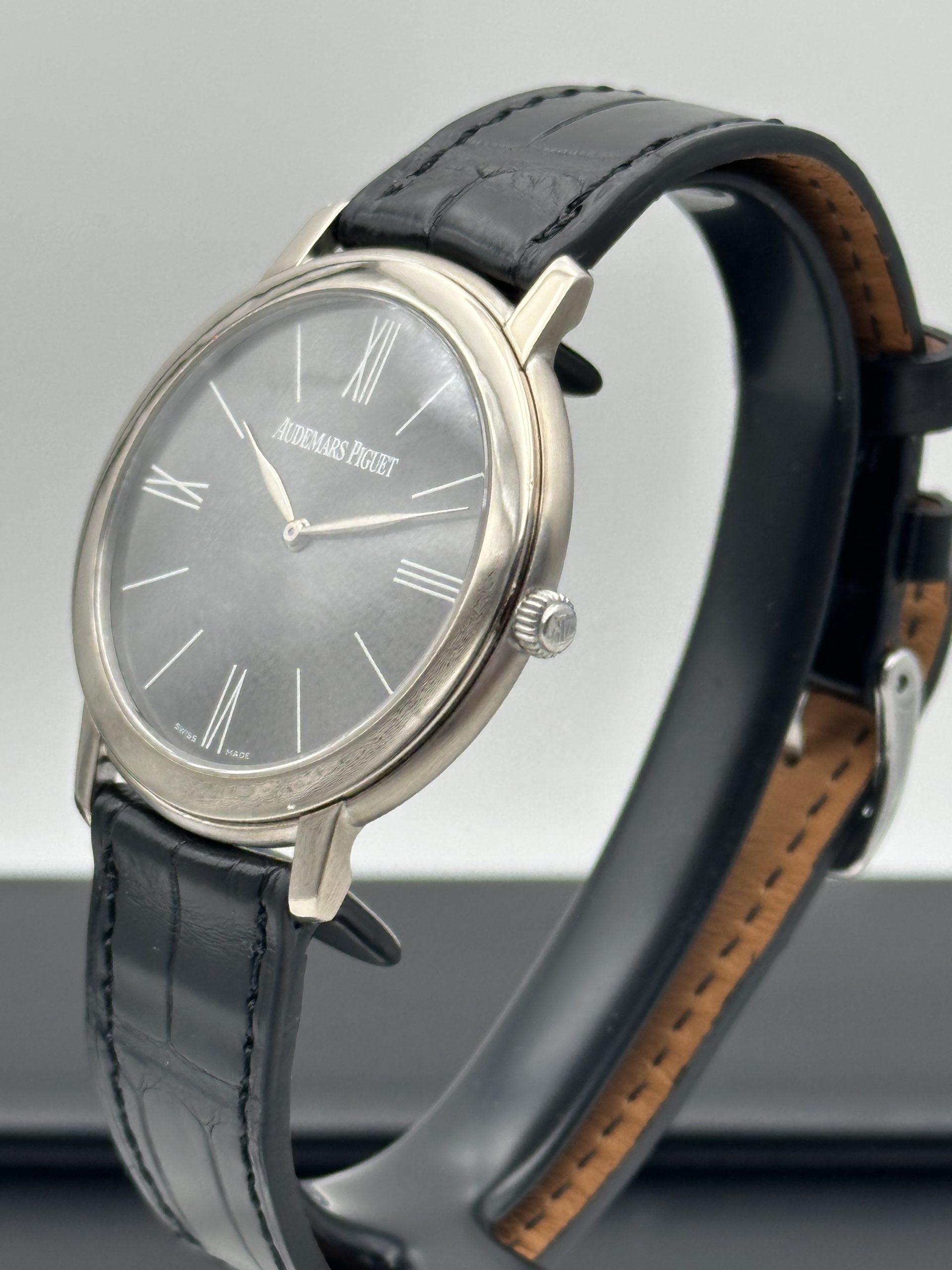 Audemars Piguet Jules Audemars Perfect Cindition Manual White Gold 18K Grey Dial 15093BC - immagine 7
